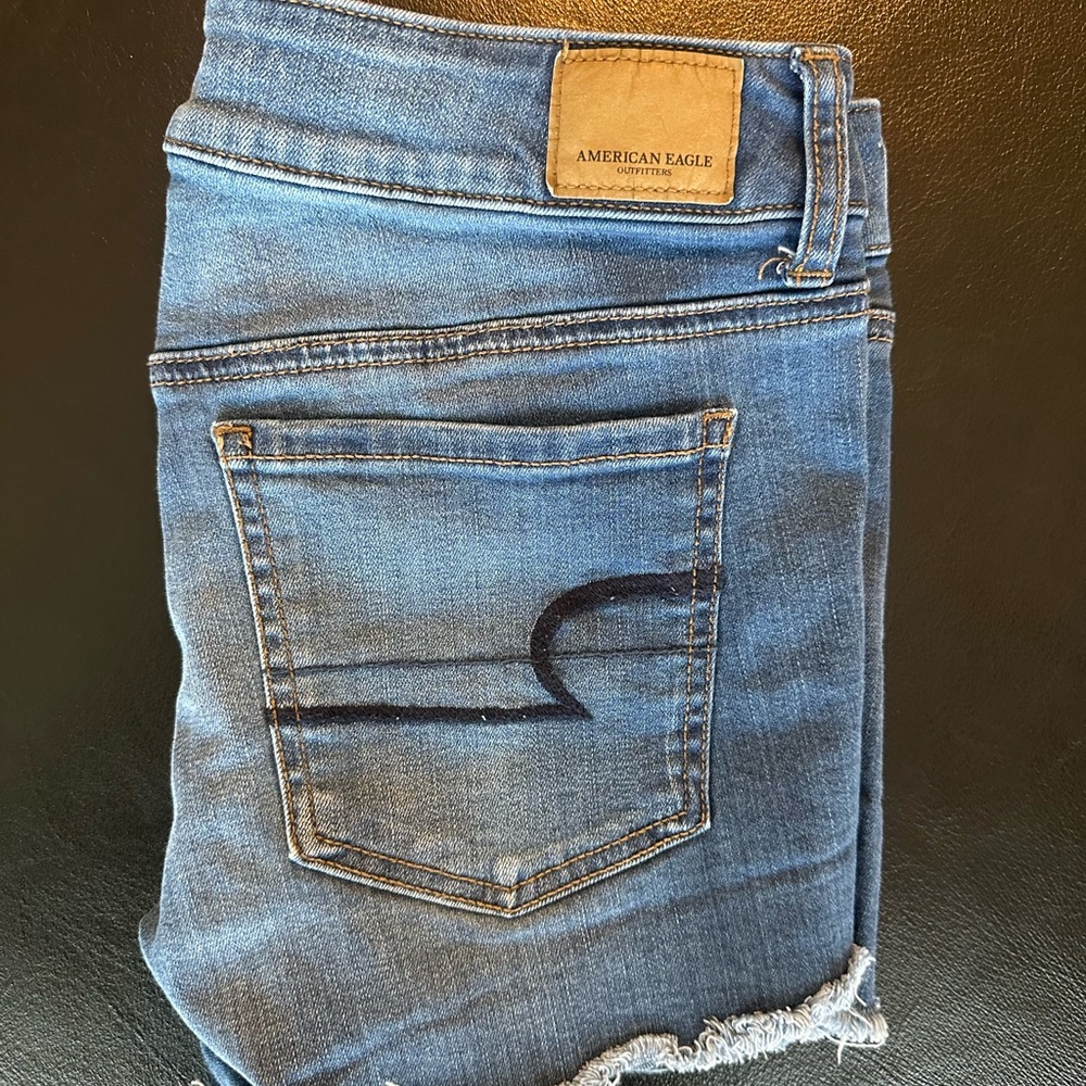 American Eagle Outfitters Blue Jean Shorts - Picture 2 of 3